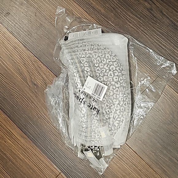 Kate Spade Chelsea Leopard Heart Belt Bag - Picture 5 of 7